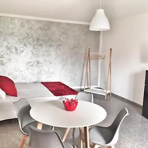 Red Tower Venice - 2 Mins From Vce Airport- Free Wifi טסרה